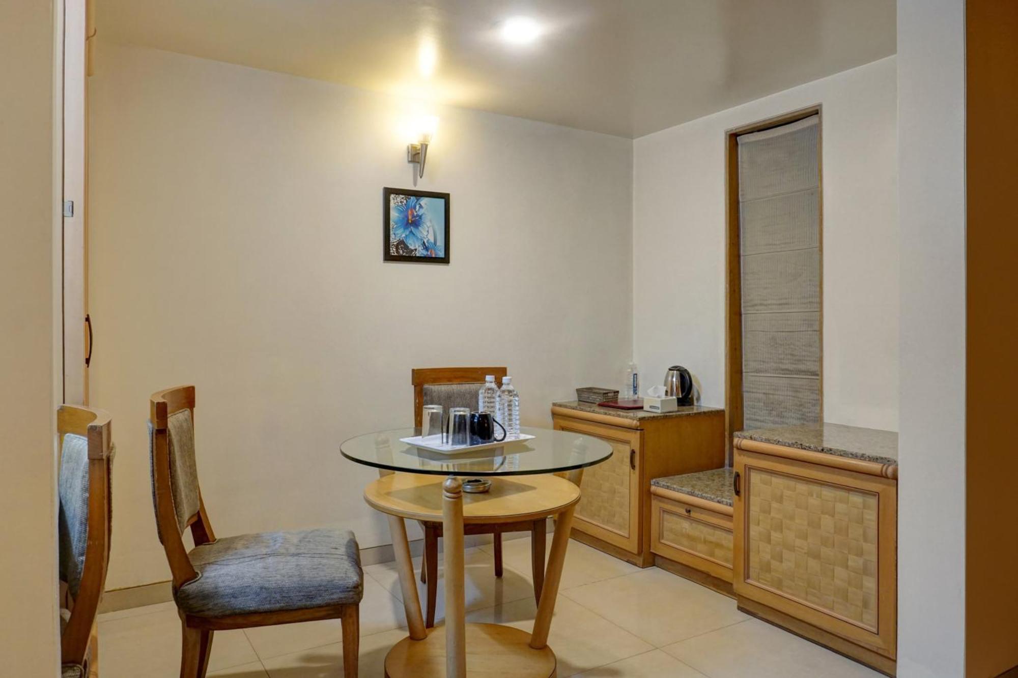 Townhouse Oak Orchard Hotel Poona Buitenkant foto