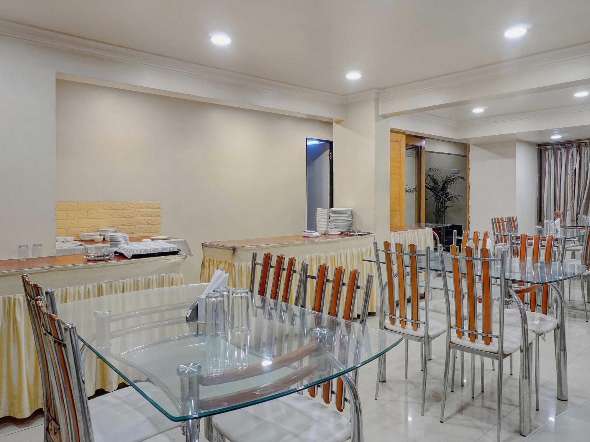 Townhouse Oak Orchard Hotel Poona Buitenkant foto