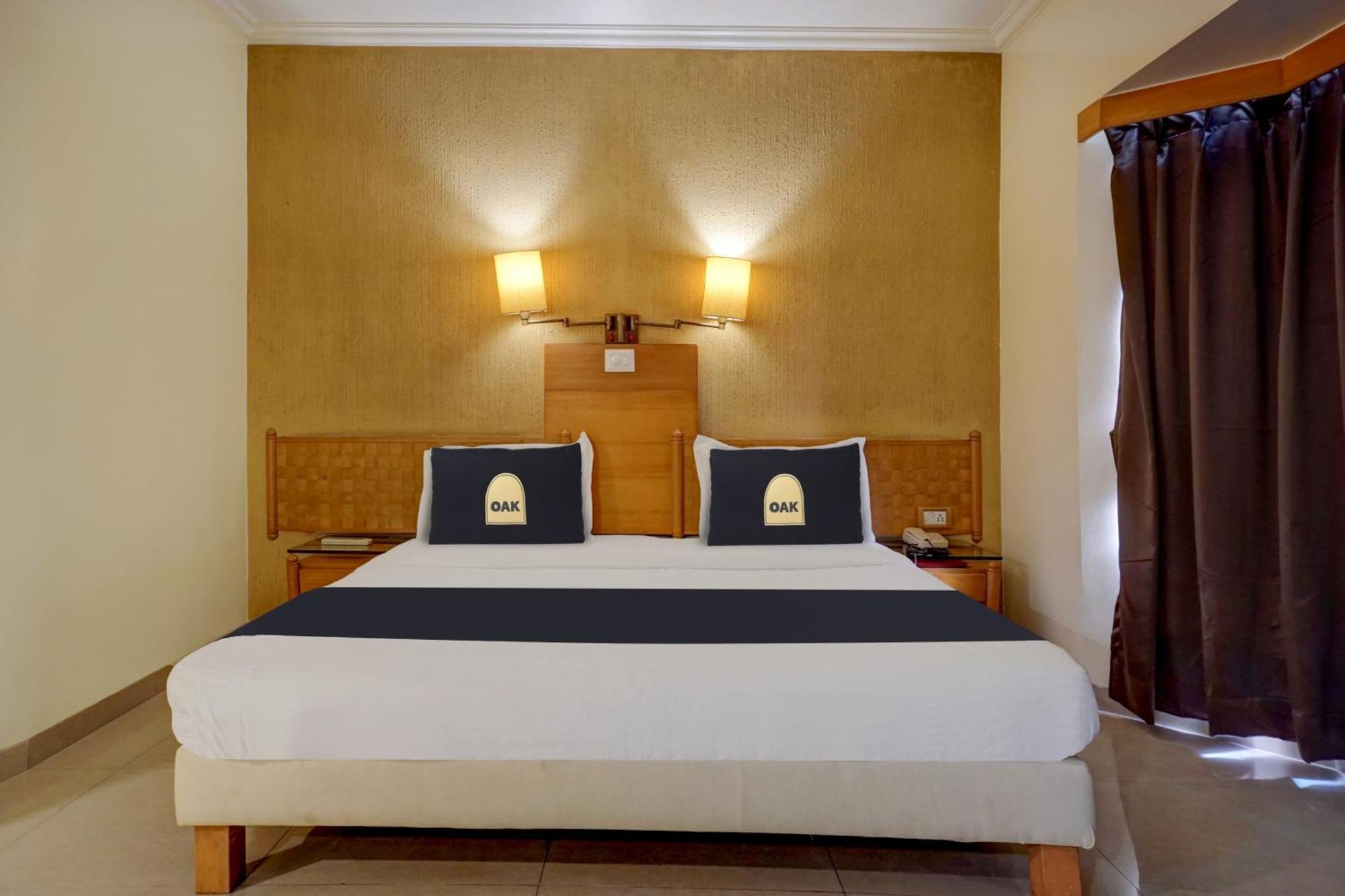 Townhouse Oak Orchard Hotel Poona Buitenkant foto