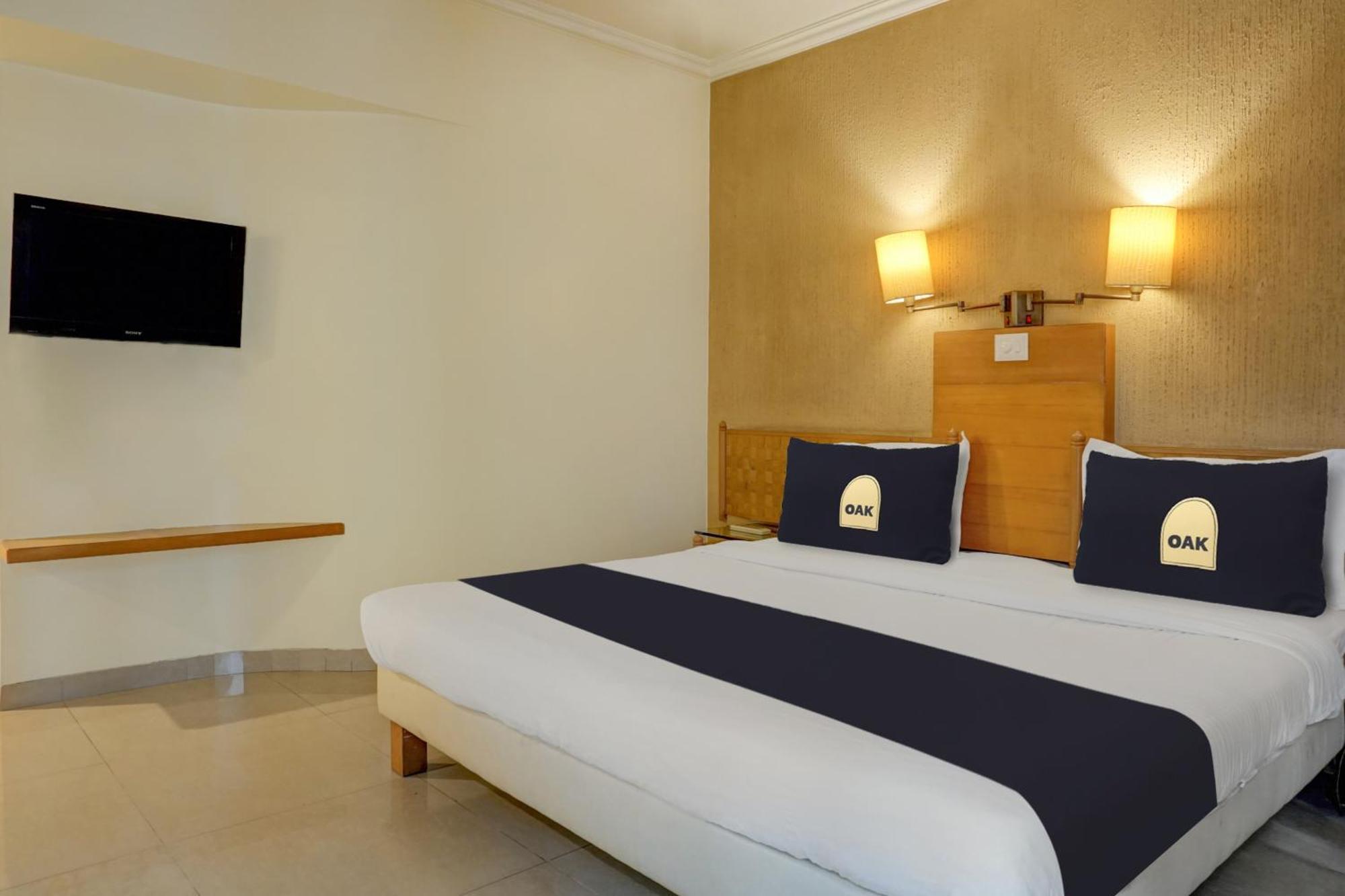 Townhouse Oak Orchard Hotel Poona Buitenkant foto