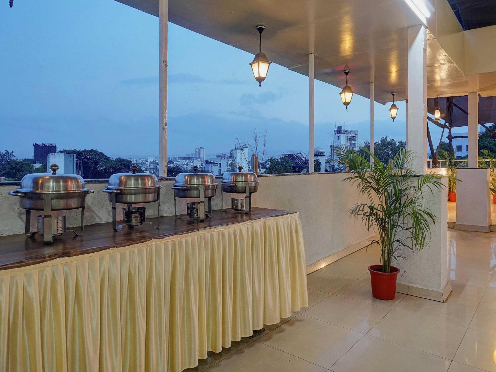 Townhouse Oak Orchard Hotel Poona Buitenkant foto