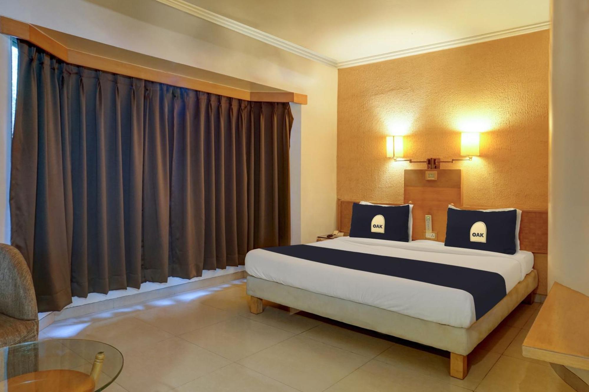 Townhouse Oak Orchard Hotel Poona Buitenkant foto
