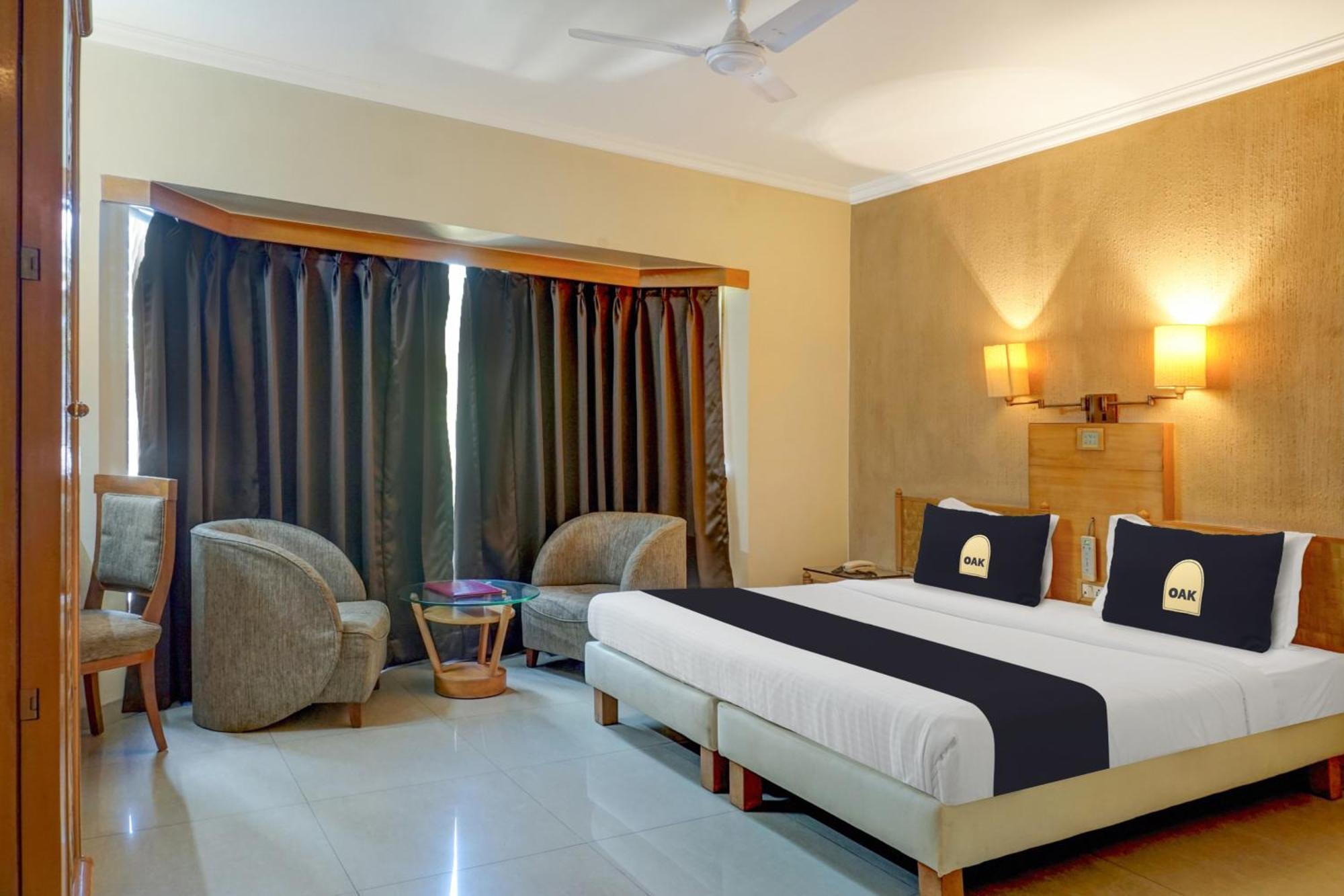 Townhouse Oak Orchard Hotel Poona Buitenkant foto