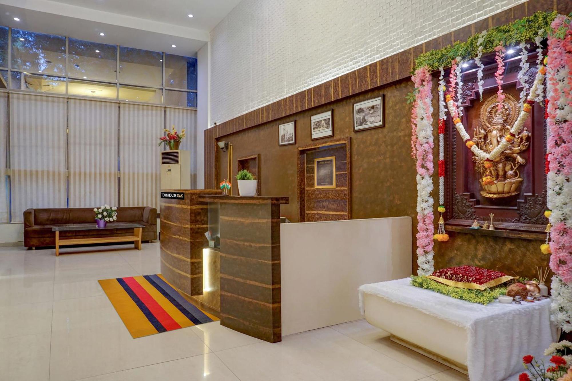 Townhouse Oak Orchard Hotel Poona Buitenkant foto
