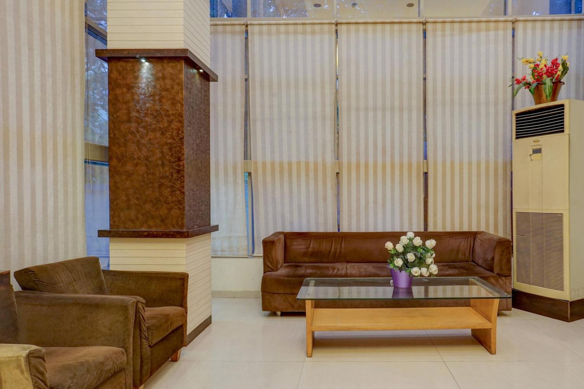 Townhouse Oak Orchard Hotel Poona Buitenkant foto